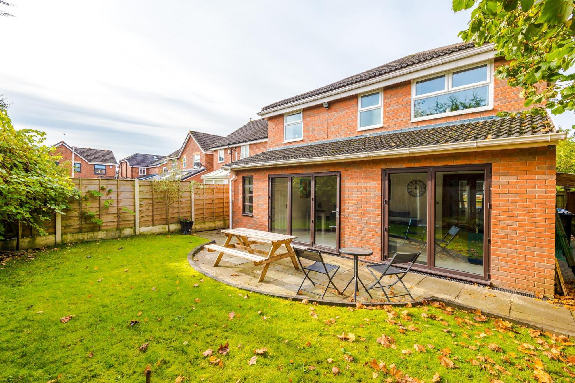 The Green- Beautiful & Spacious 5 Bed Detached In Worsley, Manchester מראה חיצוני תמונה