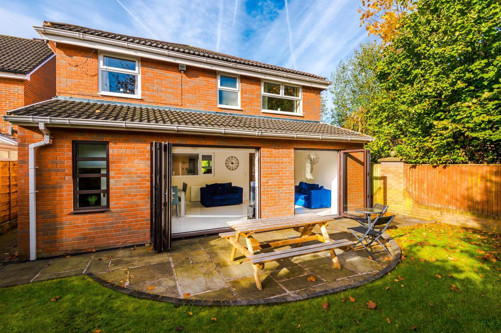 The Green- Beautiful & Spacious 5 Bed Detached In Worsley, Manchester מראה חיצוני תמונה