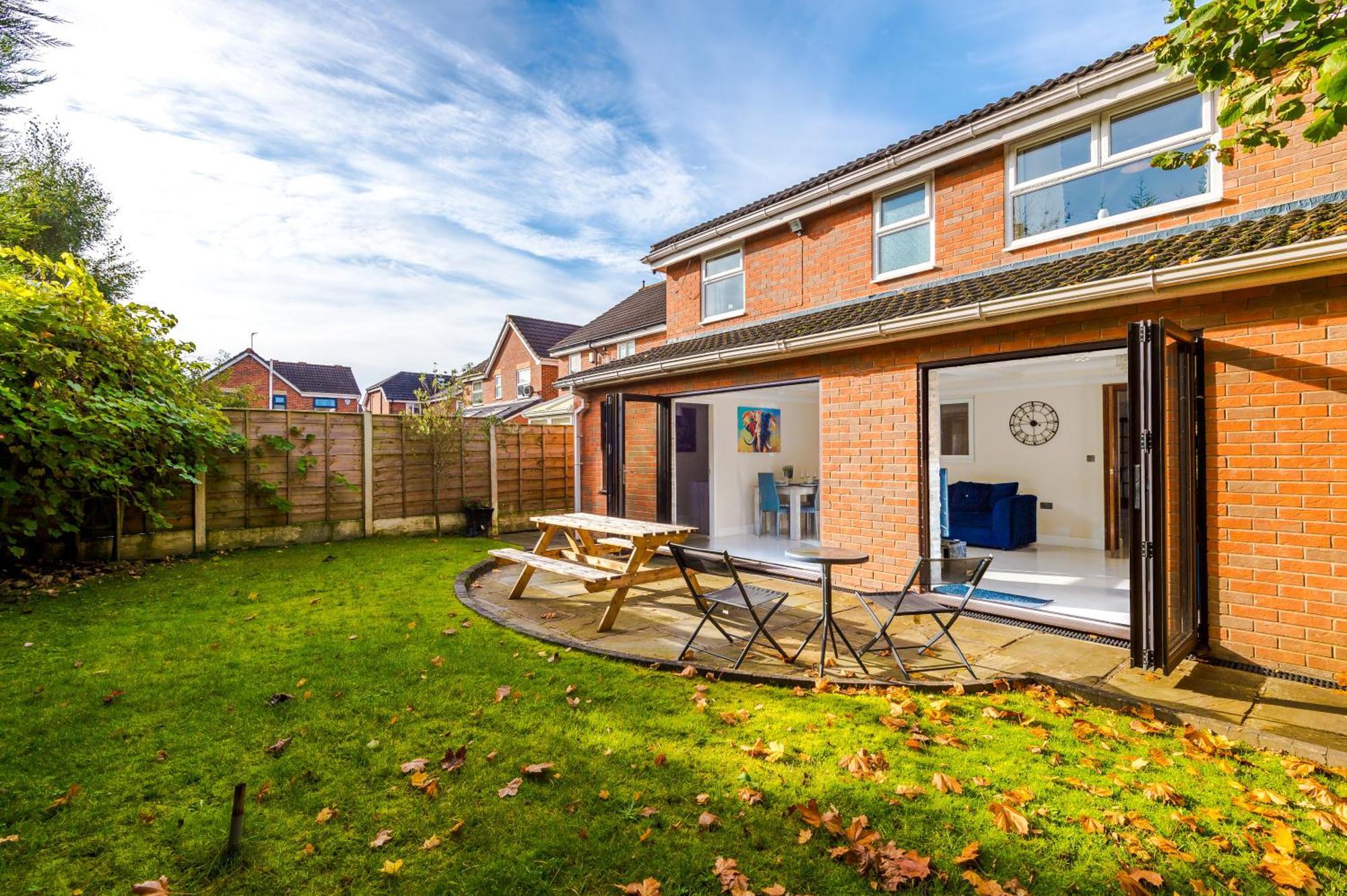 The Green- Beautiful & Spacious 5 Bed Detached In Worsley, Manchester מראה חיצוני תמונה